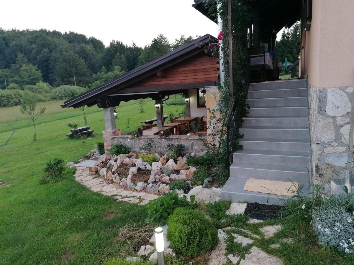 Отель House Izvor Езерца Экстерьер фото