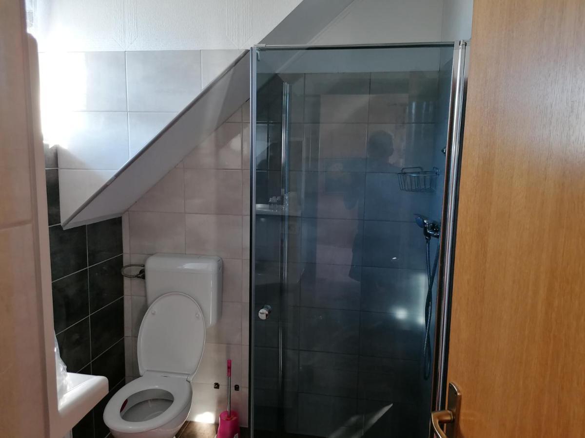 Отель House Izvor Езерца Экстерьер фото