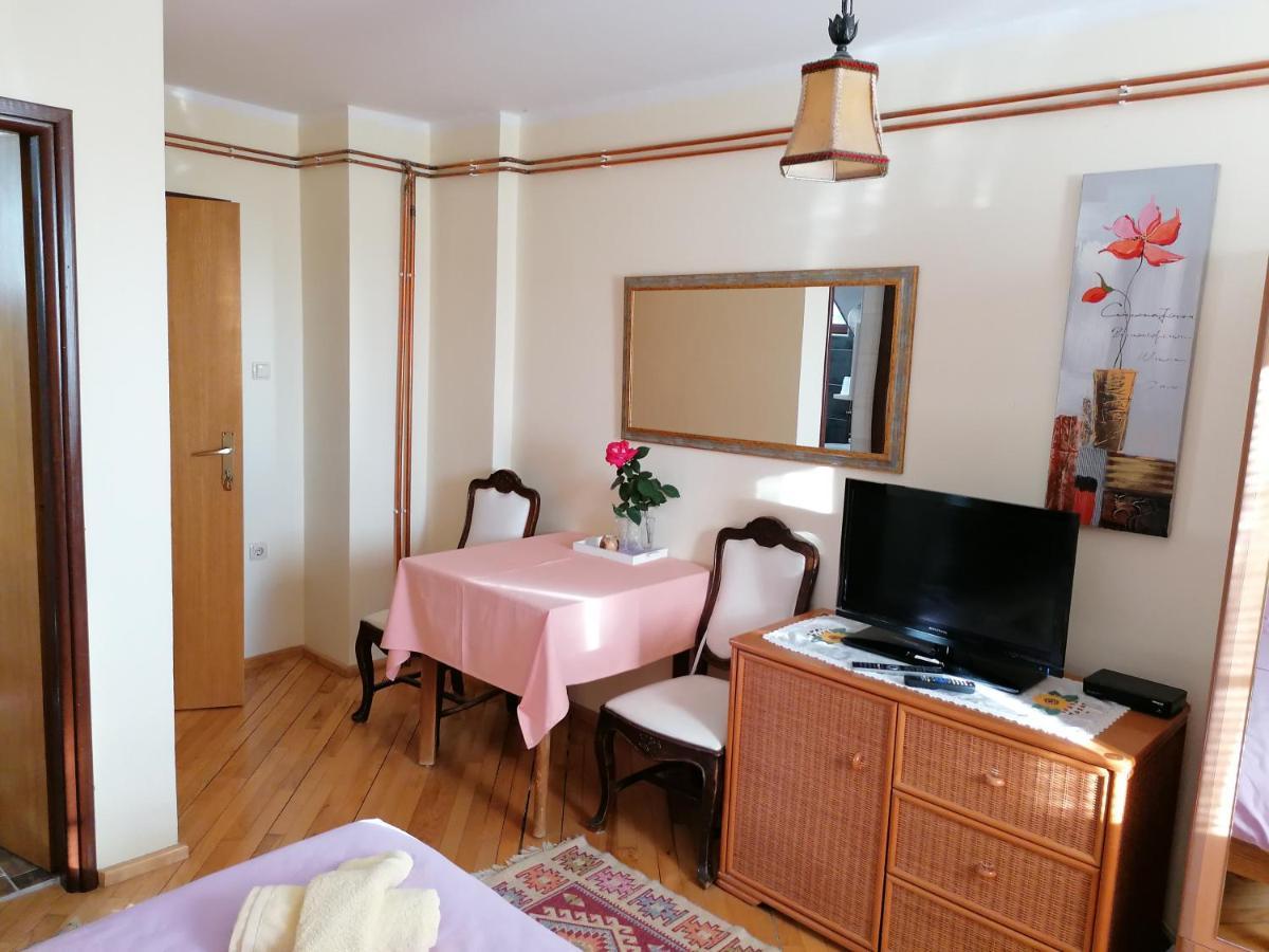 Отель House Izvor Езерца Экстерьер фото