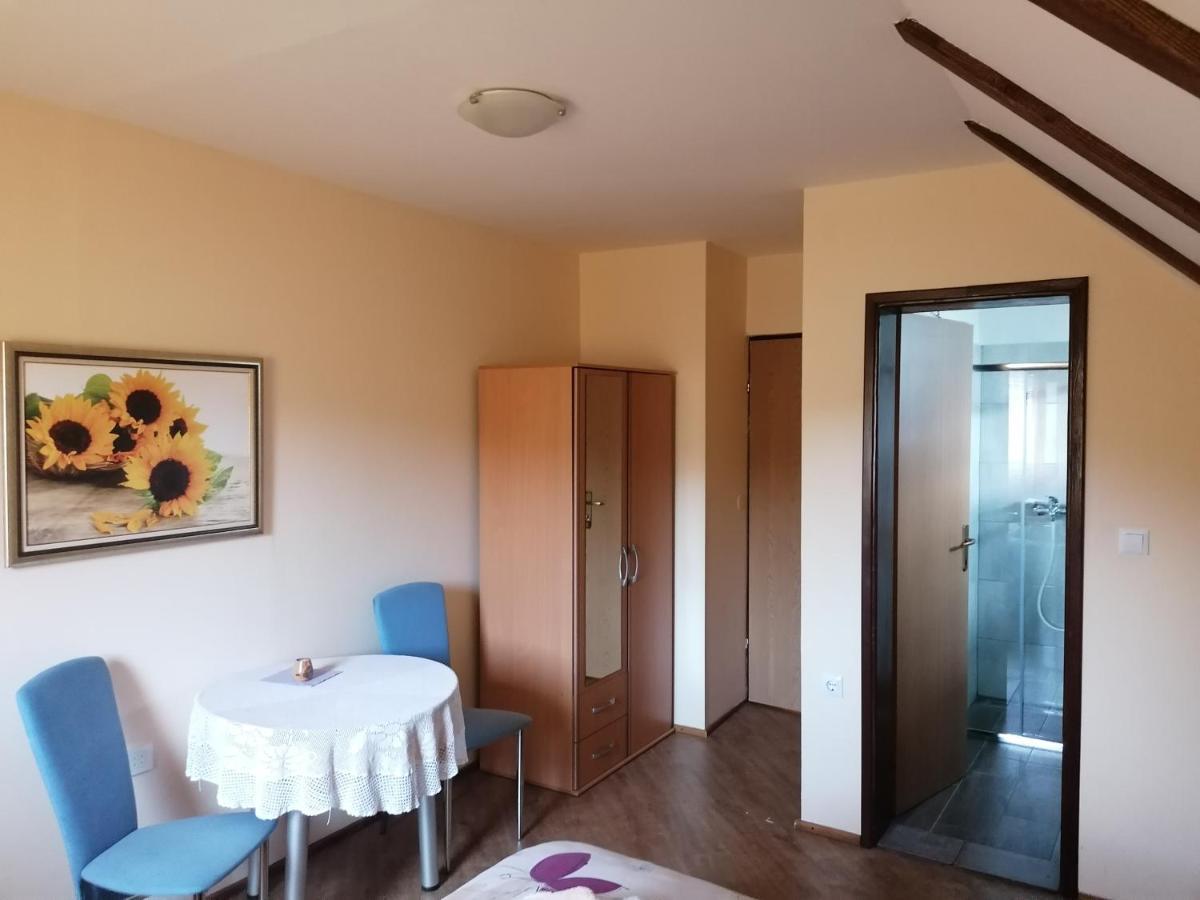 Отель House Izvor Езерца Экстерьер фото