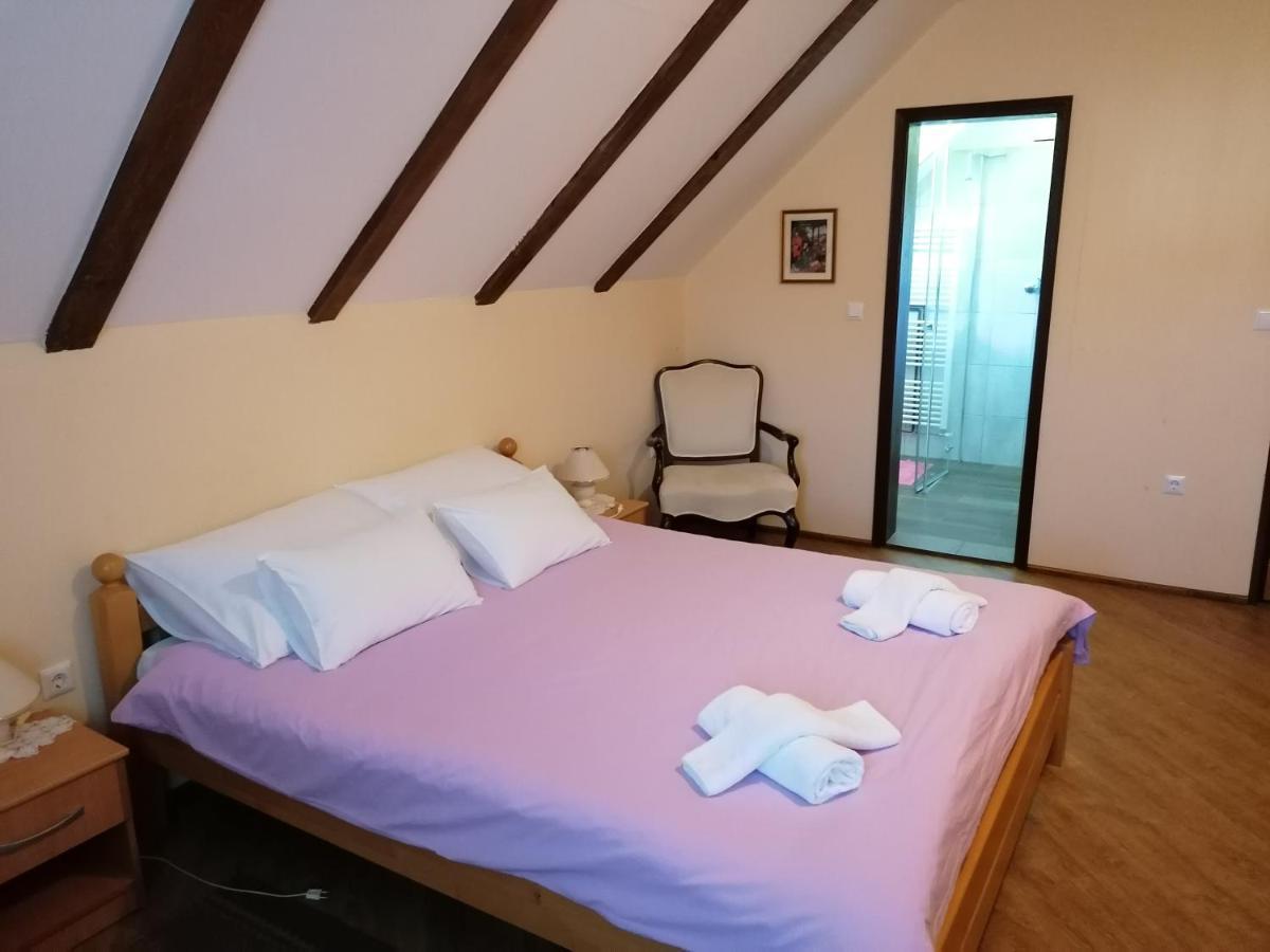 Отель House Izvor Езерца Экстерьер фото