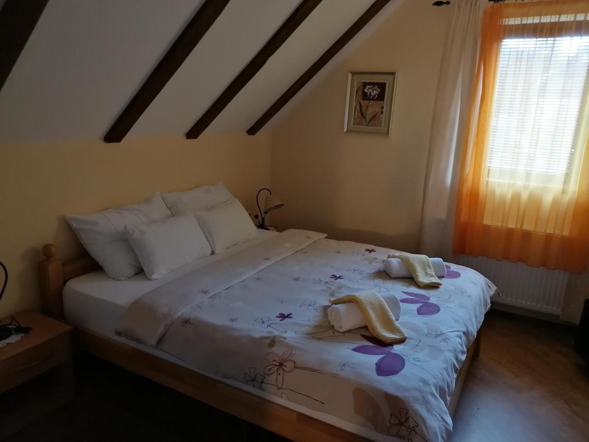 Отель House Izvor Езерца Экстерьер фото