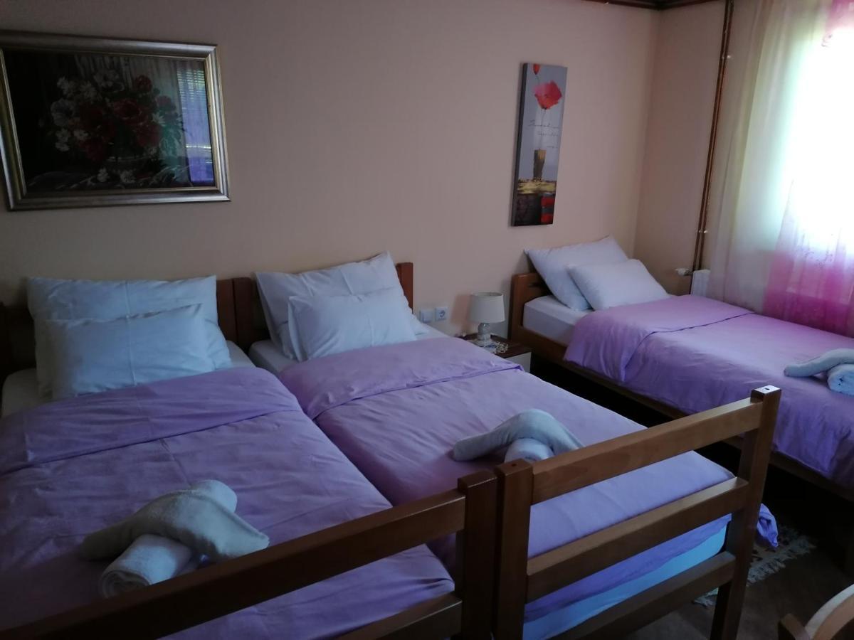 Отель House Izvor Езерца Экстерьер фото
