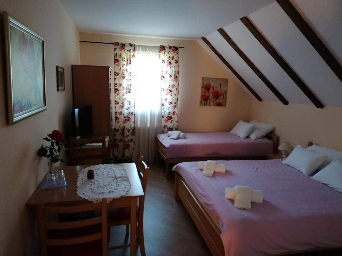 Отель House Izvor Езерца Экстерьер фото